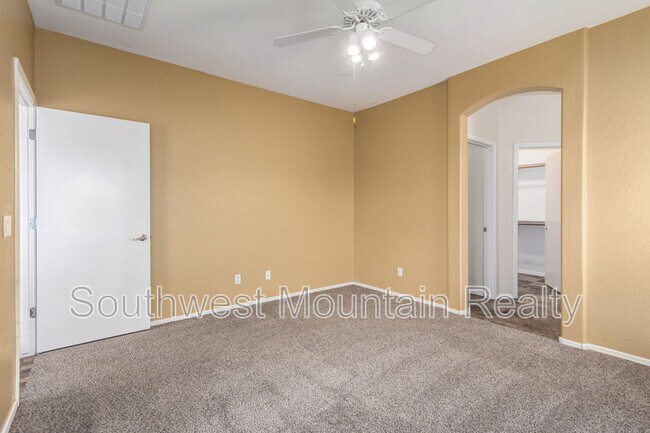 Building Photo - 28123 N Quartz Dr
