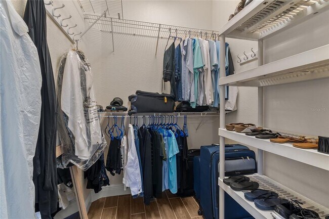 Building Photo - 1937 Scarlett Ave