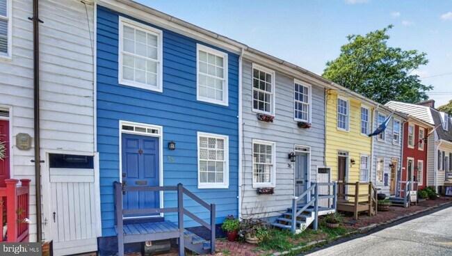 Building Photo - 35 Pinkney St