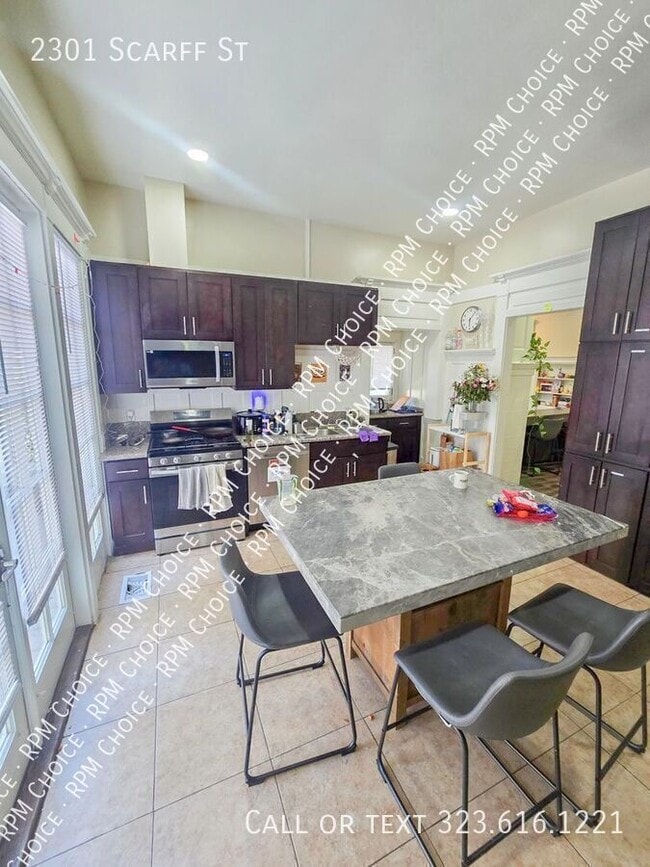 Building Photo - 2301 Scarff St