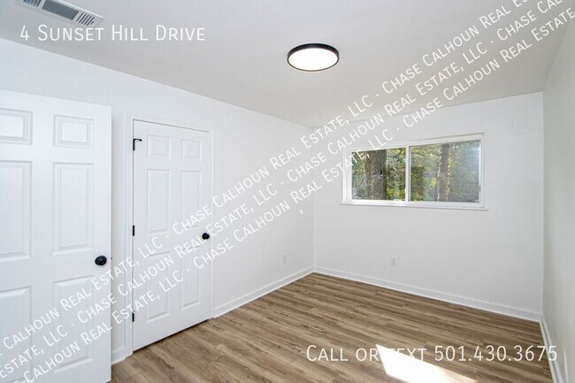 Building Photo - 4 Sunset Hill