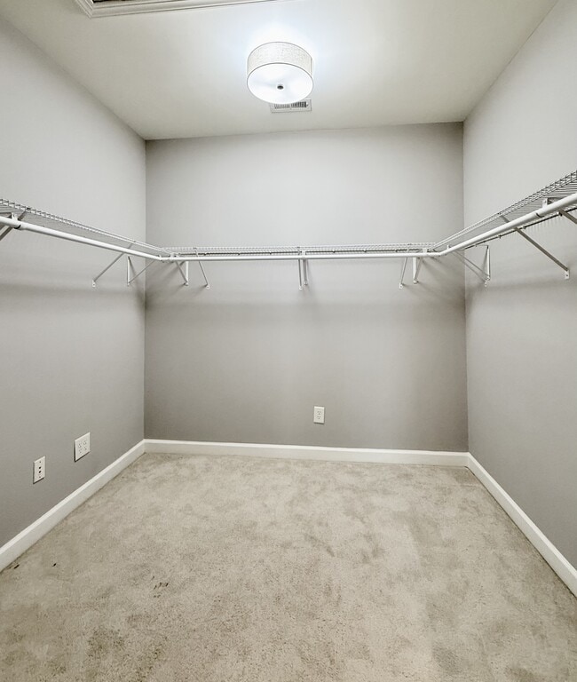 Building Photo - 402 Presque Isle Ln