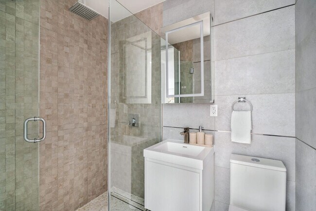 Building Photo - 317w E 14th St