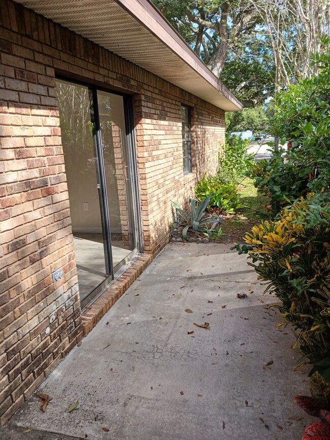 Building Photo - 1816 Stewart Pl