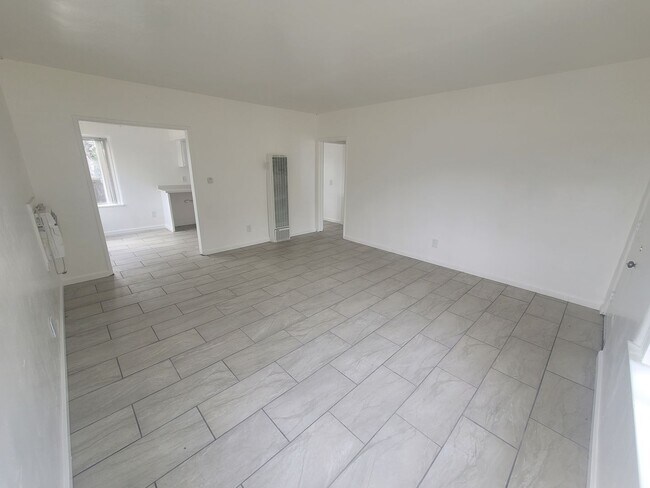 Building Photo - 545 N 2nd St