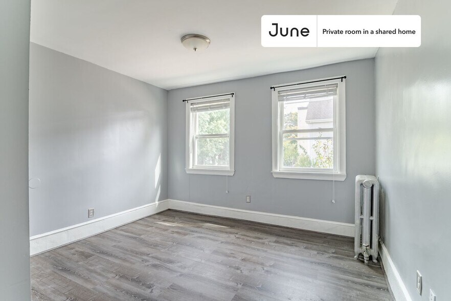 Building Photo - Room in Shared 3 bed/1.5 bath home