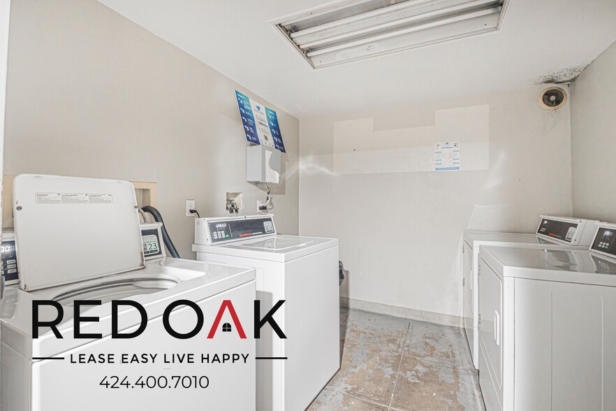 Building Photo - 901 S Ardmore Ave