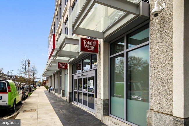 Building Photo - 820 N Pollard St