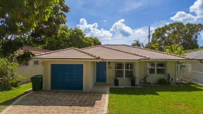 Building Photo - 3715 SW 58th Ct