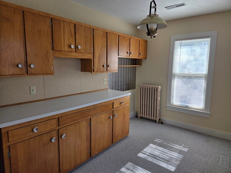 Building Photo - 511 W 1st St