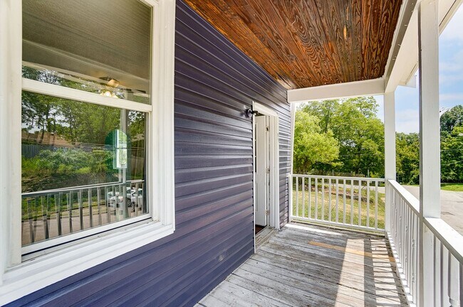 Building Photo - Spacious Four Bedroom in Cincinnati!