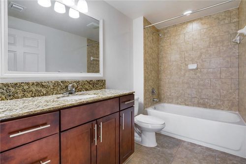 Building Photo - 5801 Toscana Dr