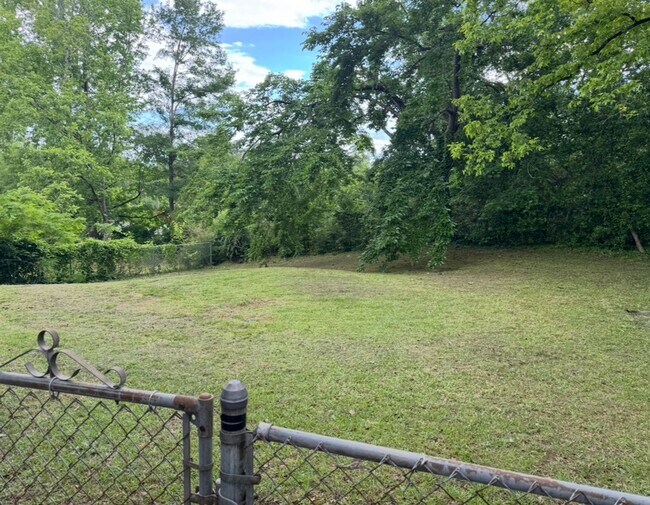 Building Photo - 2 Bed 1 Bath House GRIFFIN