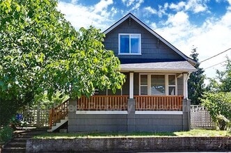 Building Photo - 2624 NE Sumner St