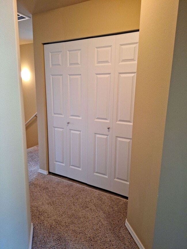 Building Photo - Central Valley Area - 2 Story Home (3Bed, 2.5 Bath)