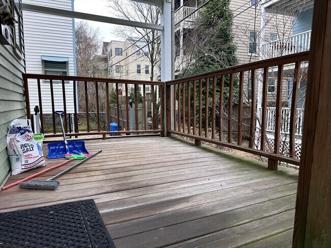 Building Photo - 23 Tower St