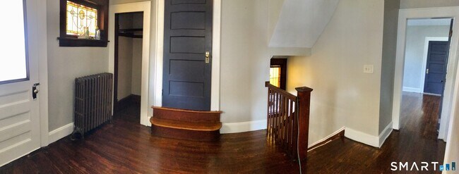 Building Photo - 52 Catherine St