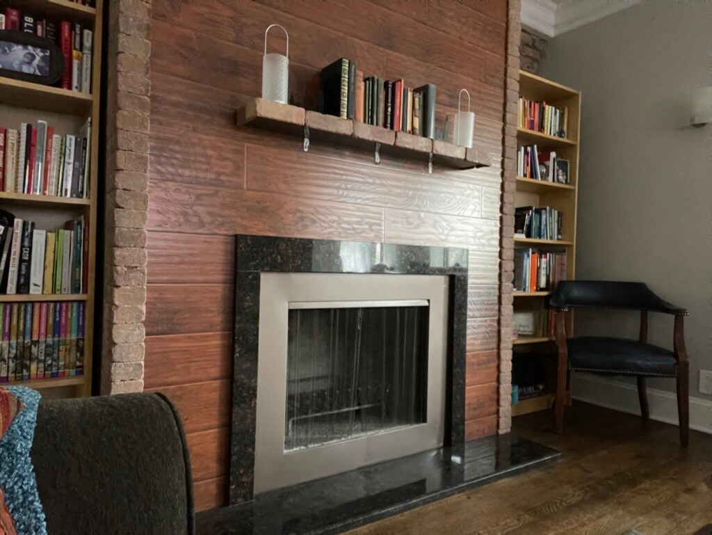 Building Photo - 3741 N Pine Grove Ave