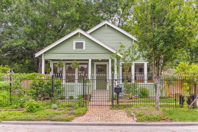 Primary Photo - 201 Walton St