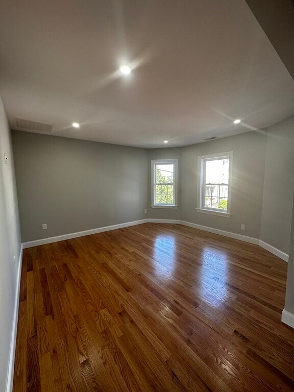 Building Photo - 22 Malden St