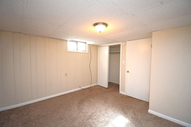 Building Photo - 2154 E Emerson Ave