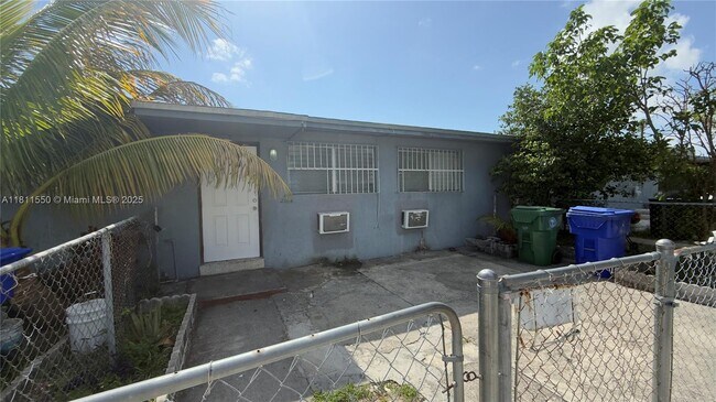 Building Photo - 2160 NW 23rd Ave