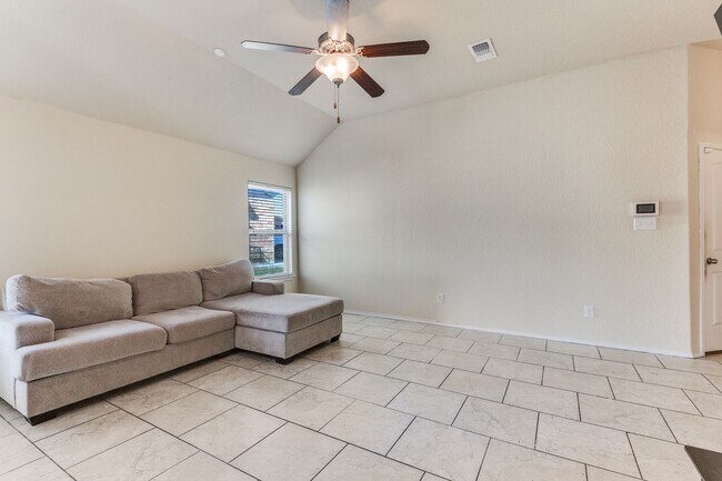 Building Photo - 3-BEDROOM, SINGLE STORY HOME IN CANDLEWOOD...