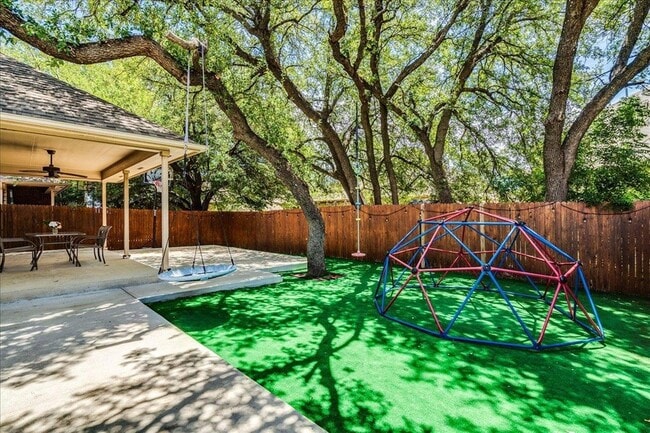 Building Photo - 2532 Ericanna Ln