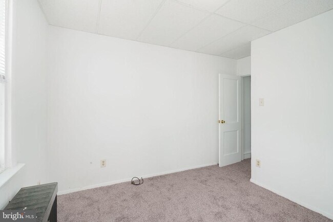 Building Photo - 3027 W 9th St