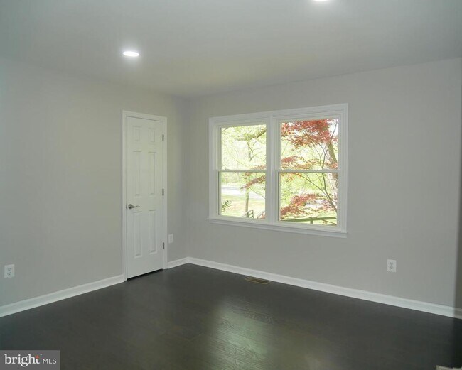 Building Photo - 35600 Sassafras Dr