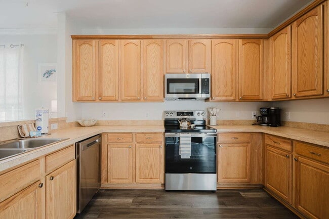 Building Photo - Furnished 3 Bedroom Home in Bluffton Park
