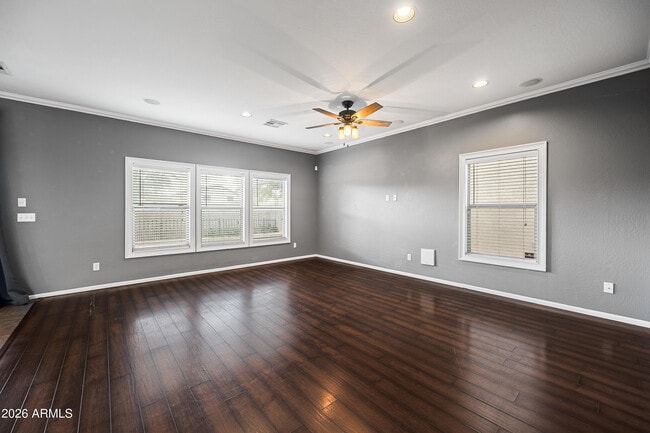 Building Photo - 10923 W Elm St