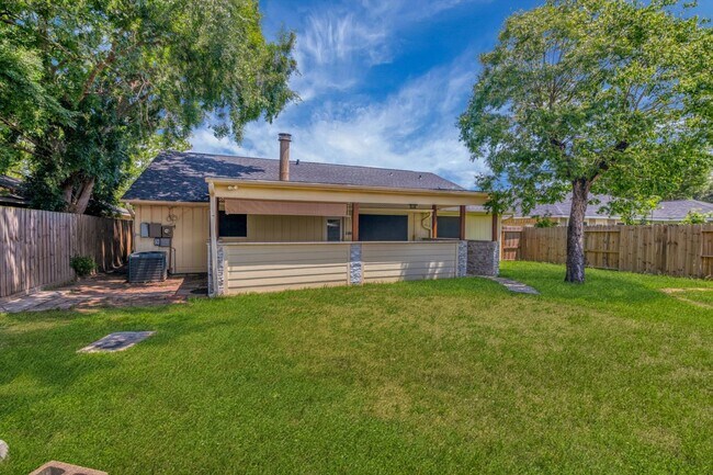 Building Photo - 7431 Ridgeberry Dr