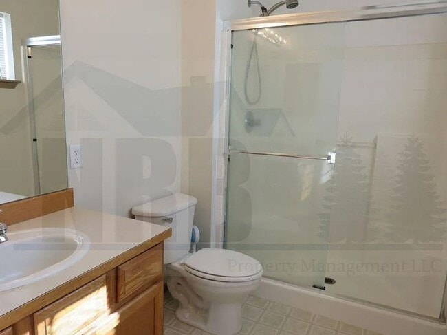 Building Photo - Stunning and cozy house in Dupont!