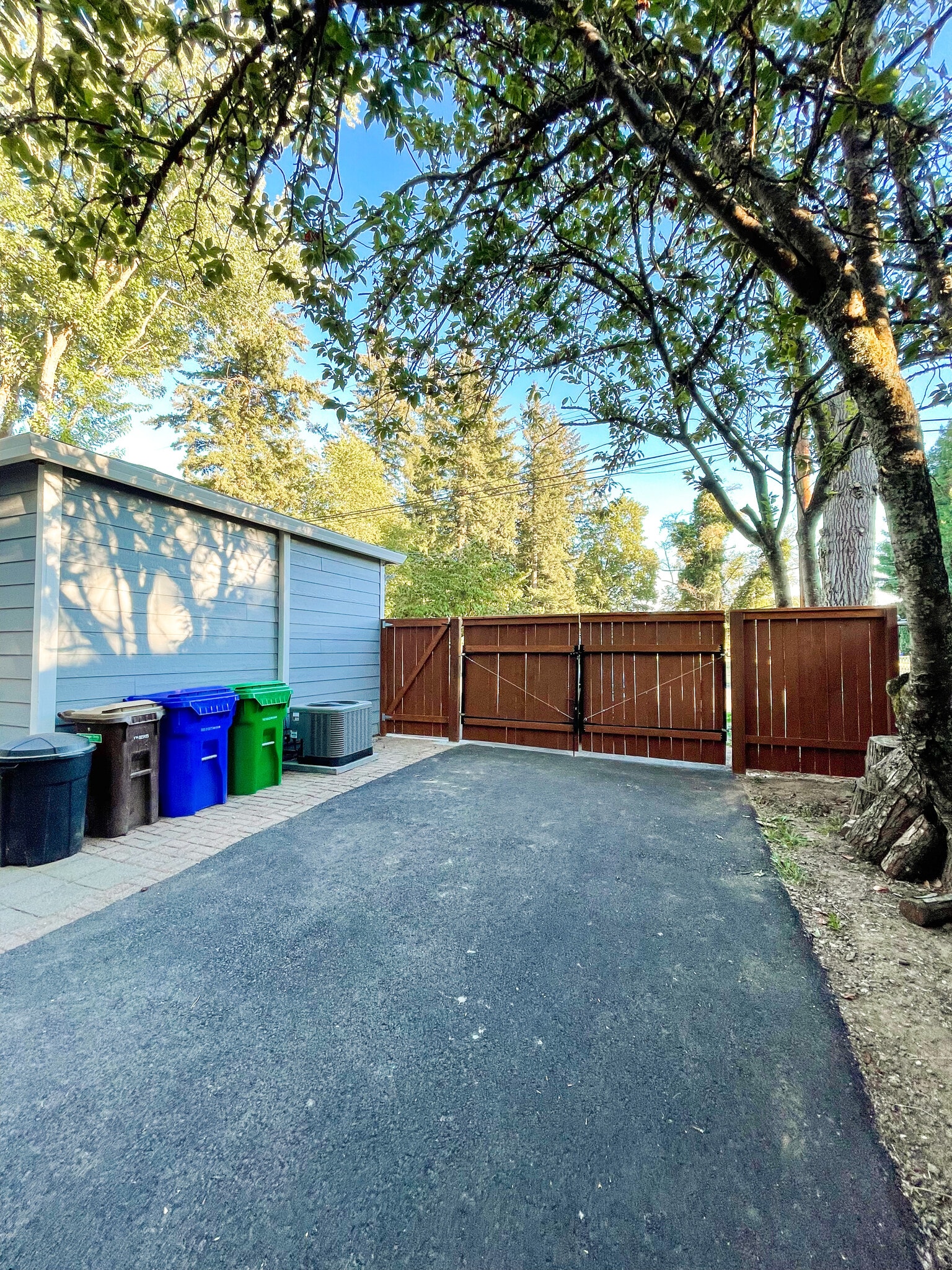 Building Photo - 755 NE 5th St