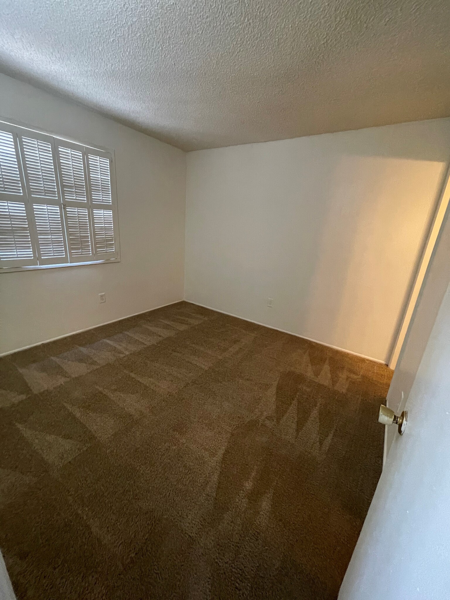 1x1 A Bedroom - Valley View Apartments