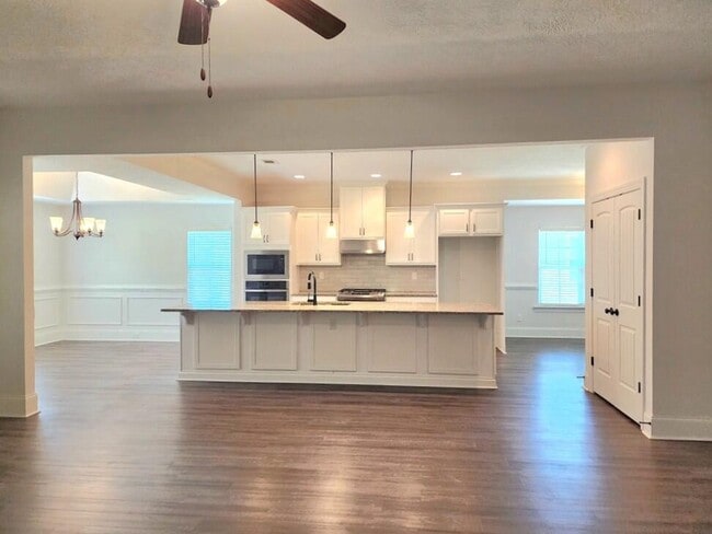 Building Photo - 734 Bancroft Dr