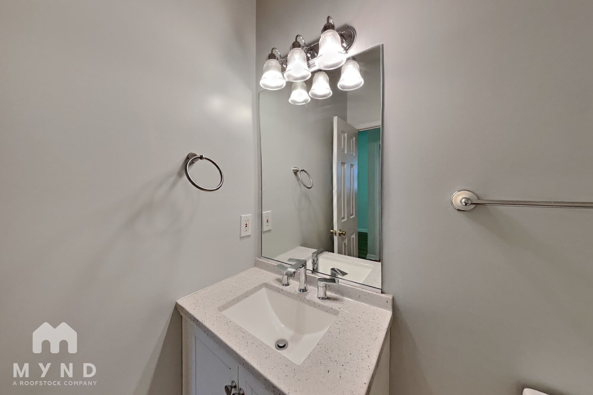 Building Photo - 10851 Southshore Ct