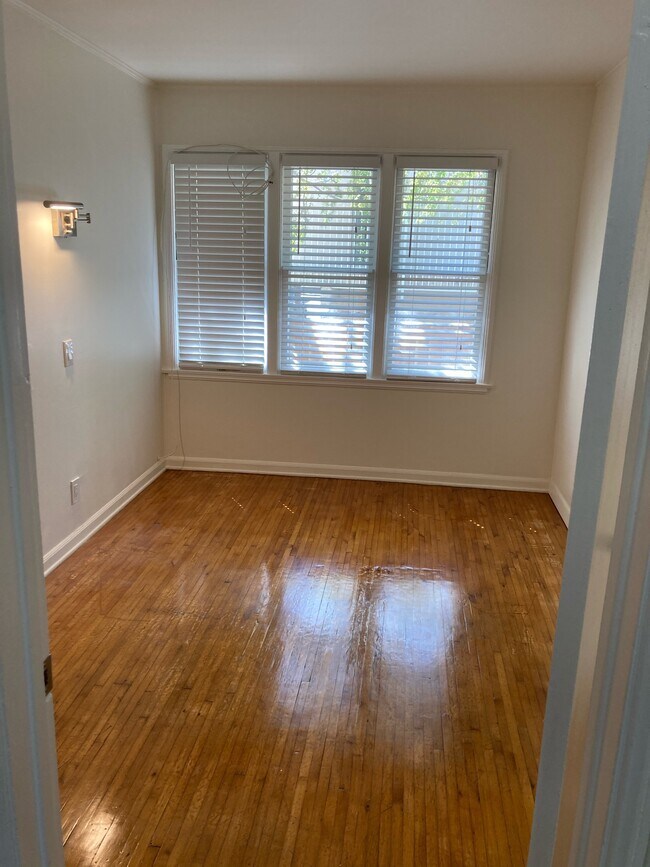 2437 Beverley Ave 2437 Beverley Ave Santa Monica CA 90405 Apartment