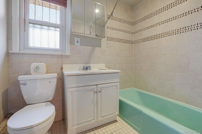 Building Photo - 2 Gillis Ave