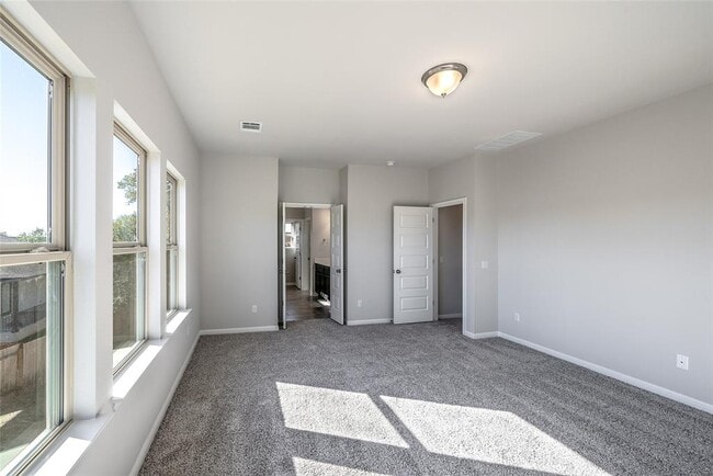 Building Photo - 104 Chalk Lake Cove