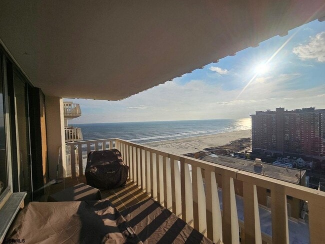 Building Photo - 100 S Berkley Square