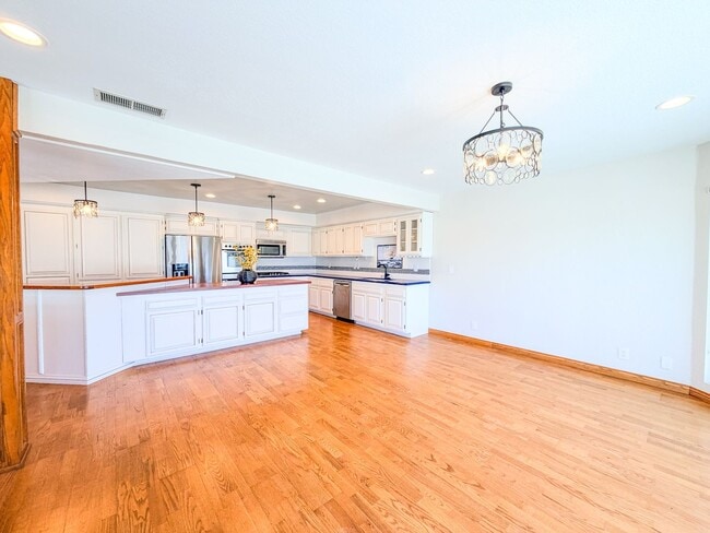 Building Photo - 2511 Monaco Dr