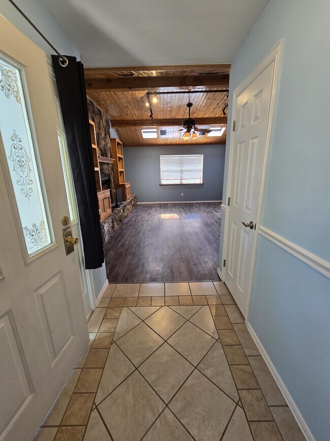 Building Photo - 1548 Bosc Ct