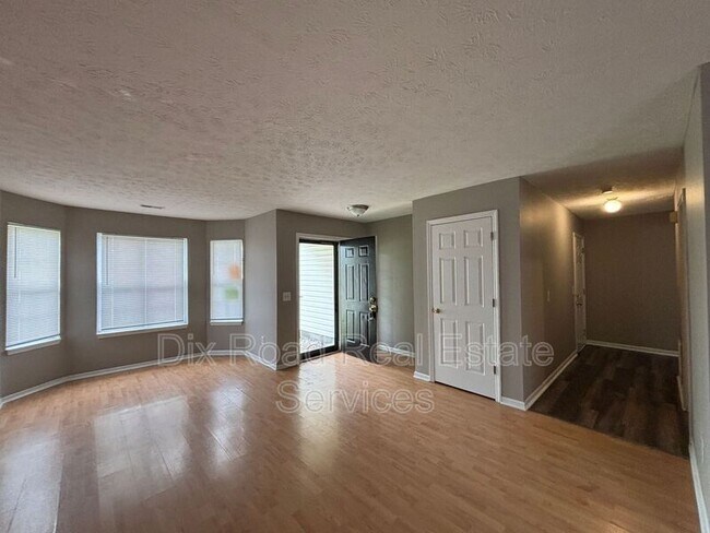 Building Photo - 490 Peyton Dr
