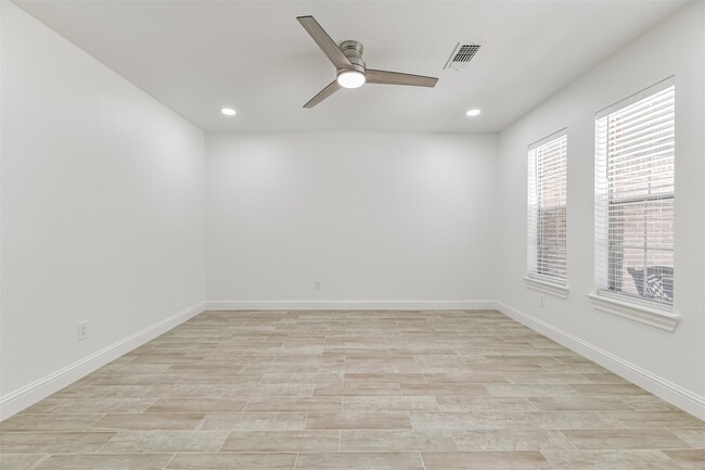 Building Photo - 408 Christina Ln