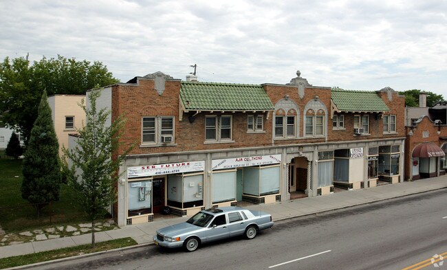 Building Photo - 4518-4526 W Burleigh St