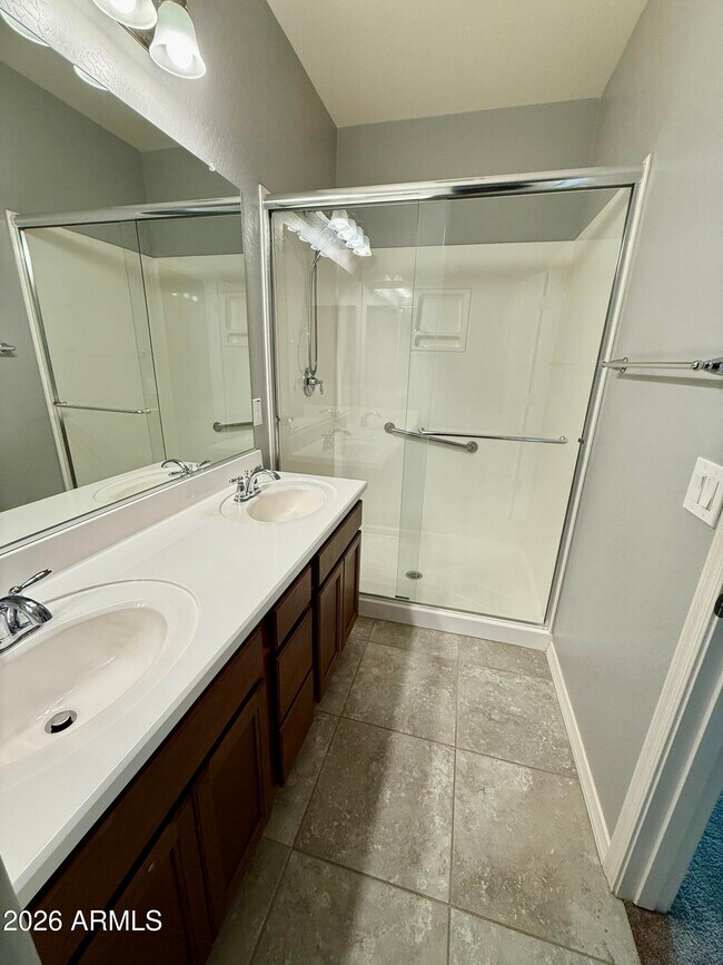 Building Photo - 1501 W Buckeye Tree Ave