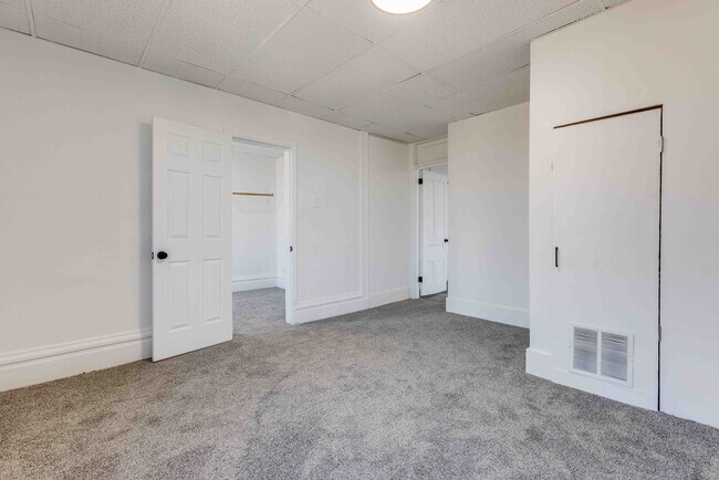 Building Photo - 238 Hazelwood Ave