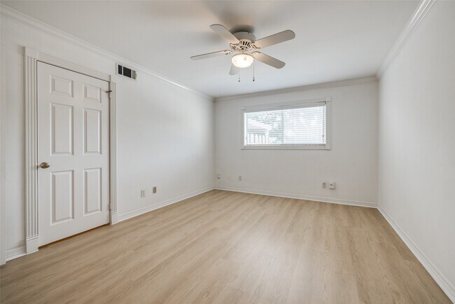 Building Photo - 7225 Beechnut St